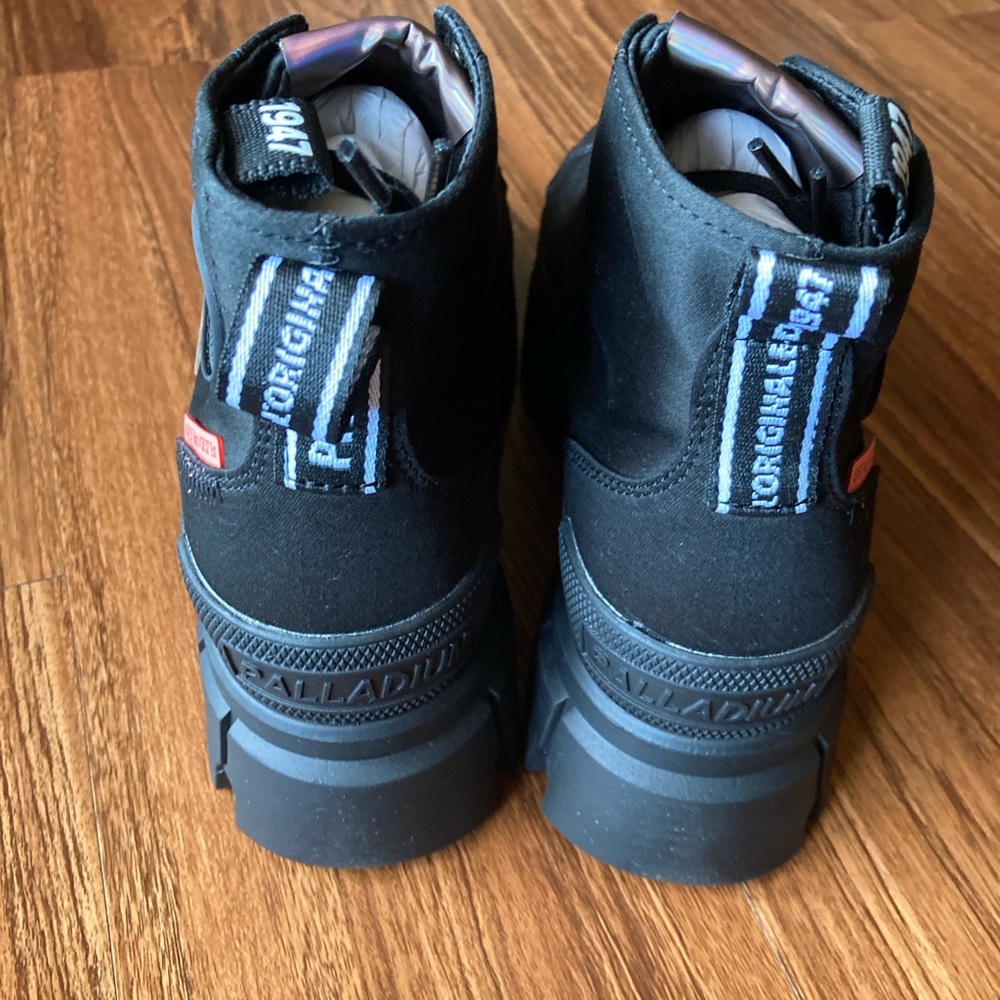 NWT Palladium Revolt Hi TX Women’s Black High-Top Shoes - Picture 6 of 8